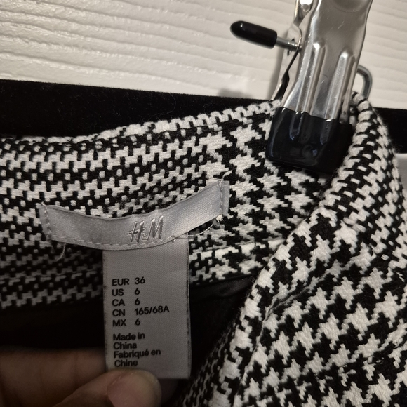 H&M Black and White Checkered Pencil Skirt - Picture 4 of 4